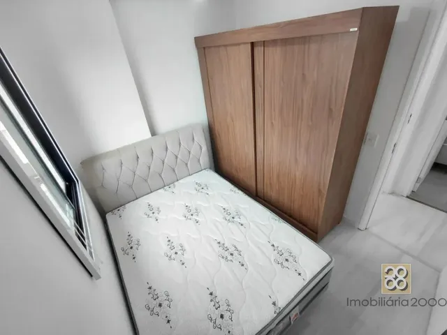 Apartamento 1 quarto e 1 banheiro, para alugar, no bairro Centro em Curitiba