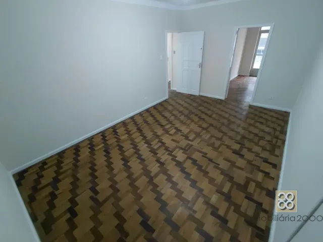 Apartamento 3 quartos e 1 banheiro, para alugar, no bairro Centro em Curitiba