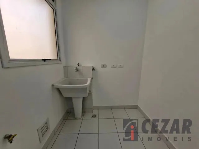 Apartamento 3 quartos e 1 banheiro, para alugar, no bairro Vila Yara em Colombo