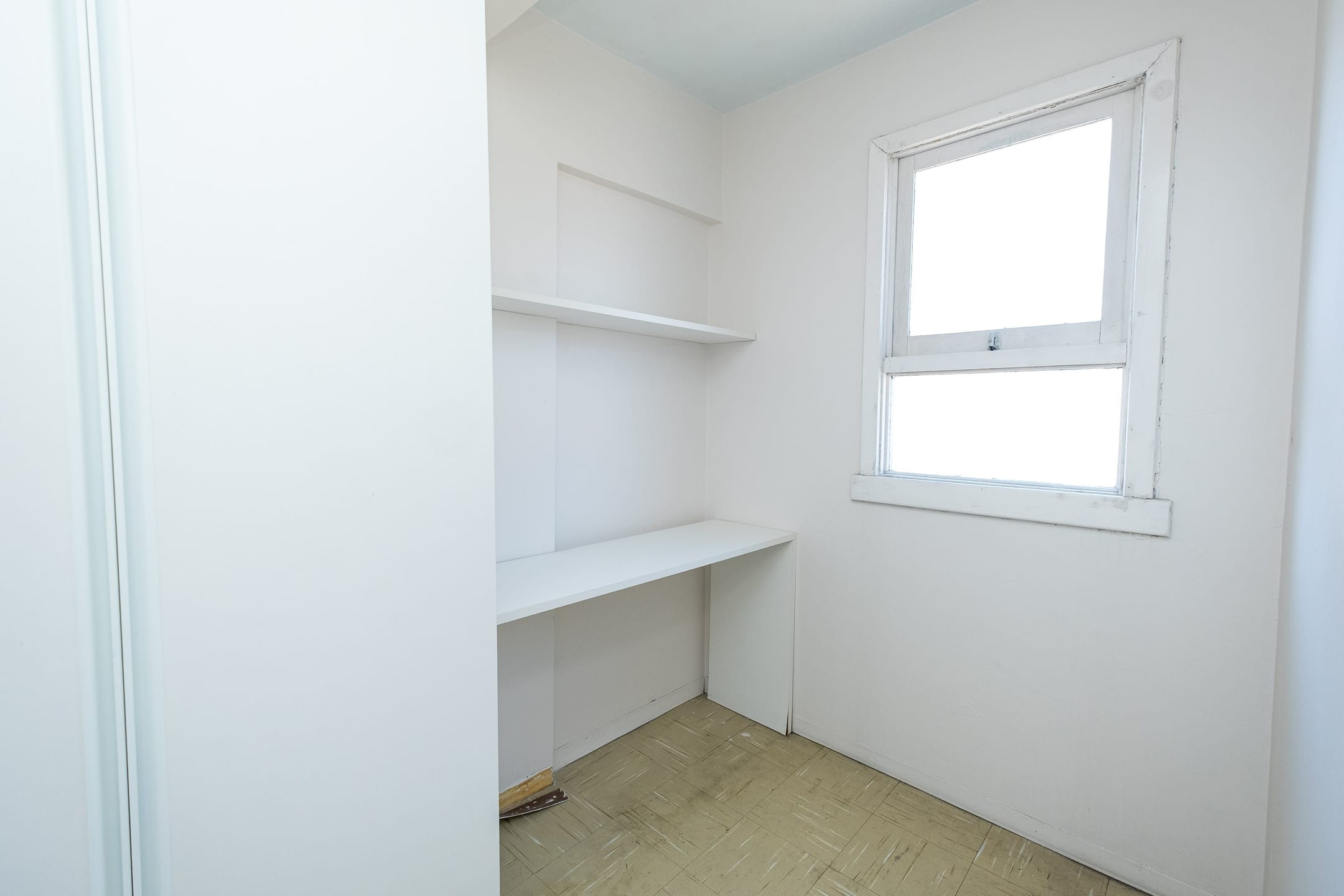 Apartamento mobiliado à venda no Edifício Cristina, Centro - 119 m², 3 quartos (sendo 1 suíte), cozinha planejada, face norte e vaga coberta. - 15