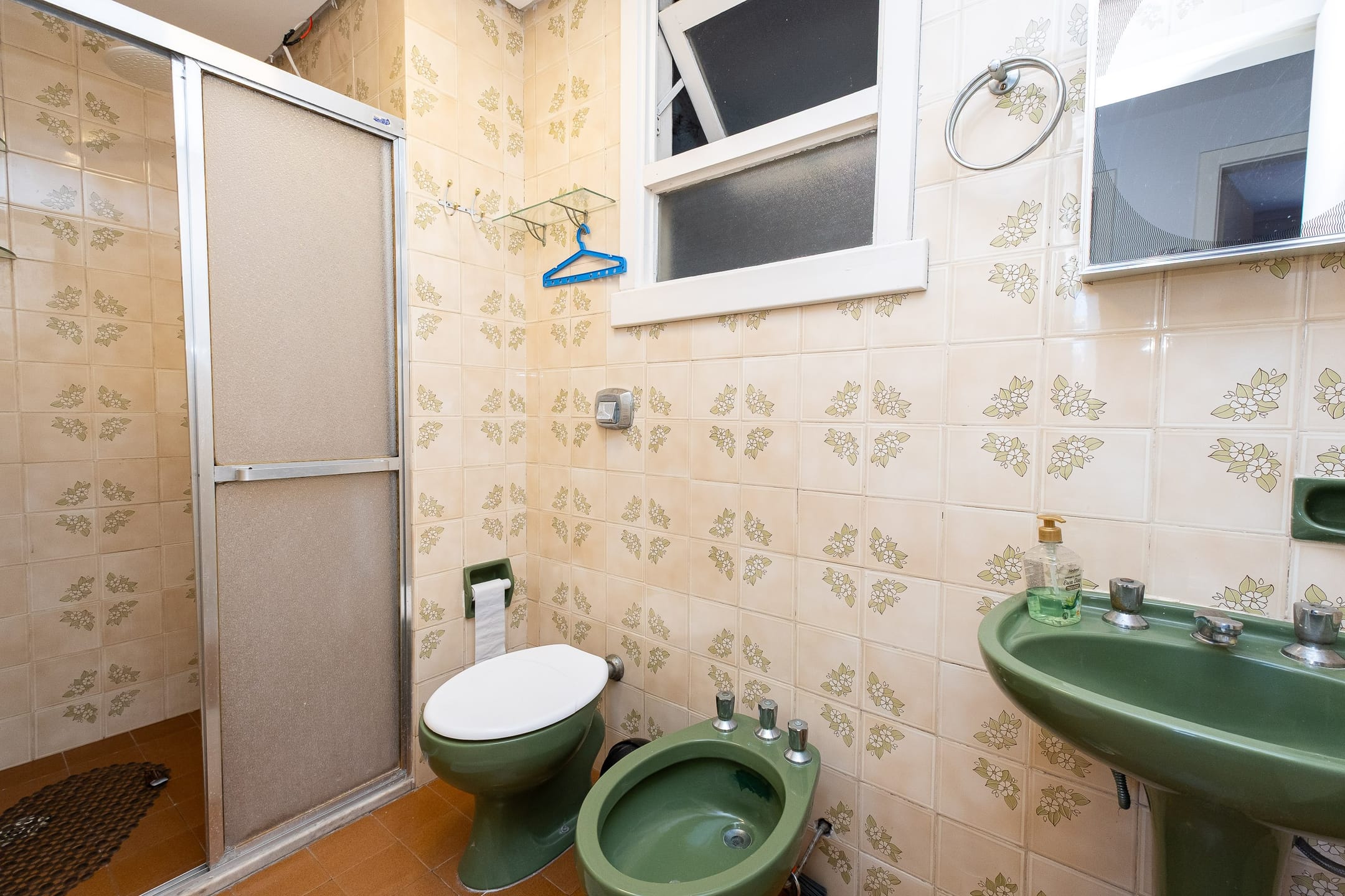Apartamento mobiliado à venda no Edifício Cristina, Centro - 119 m², 3 quartos (sendo 1 suíte), cozinha planejada, face norte e vaga coberta. - 8