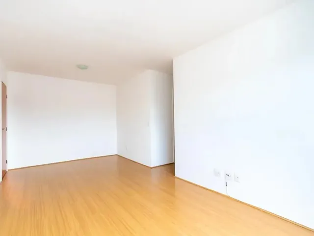 Apartamento 2 quartos e 1 banheiro, à venda, no bairro Campo Comprido em Curitiba