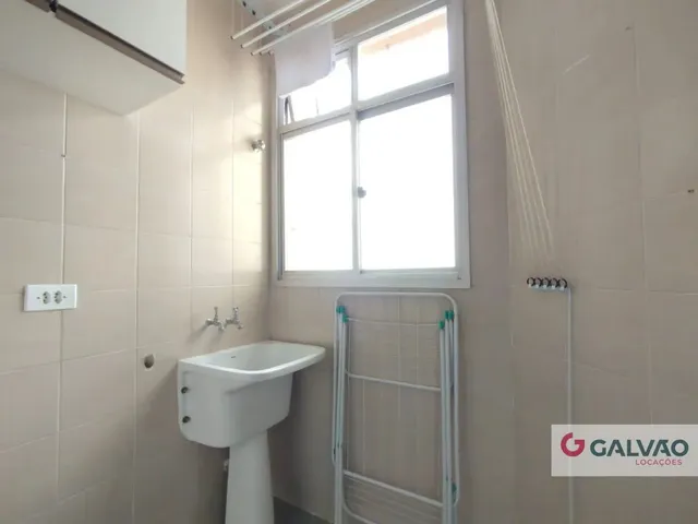 Apartamento 3 quartos e 1 banheiro, para alugar, no bairro Novo Mundo em Curitiba