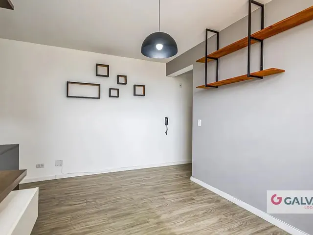 Apartamento 2 quartos e 1 banheiro, para alugar, no bairro Novo Mundo em Curitiba