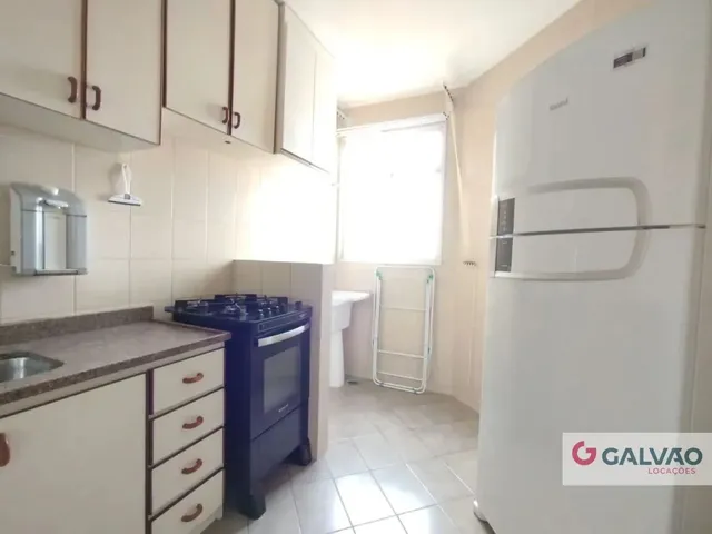 Apartamento 3 quartos e 1 banheiro, para alugar, no bairro Novo Mundo em Curitiba