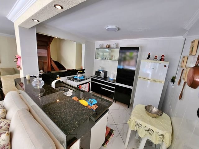 Apartamento com 220m² 4 quartos e 3 banheiros, à venda, no bairro Enseada em Guarujá