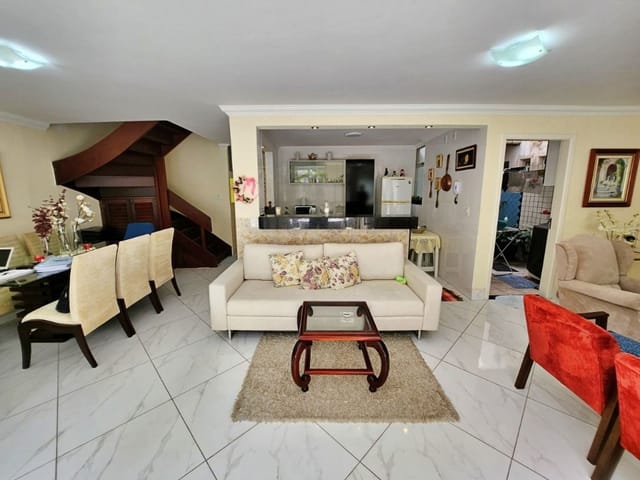 Apartamento com 220m² 4 quartos e 3 banheiros, à venda, no bairro Enseada em Guarujá