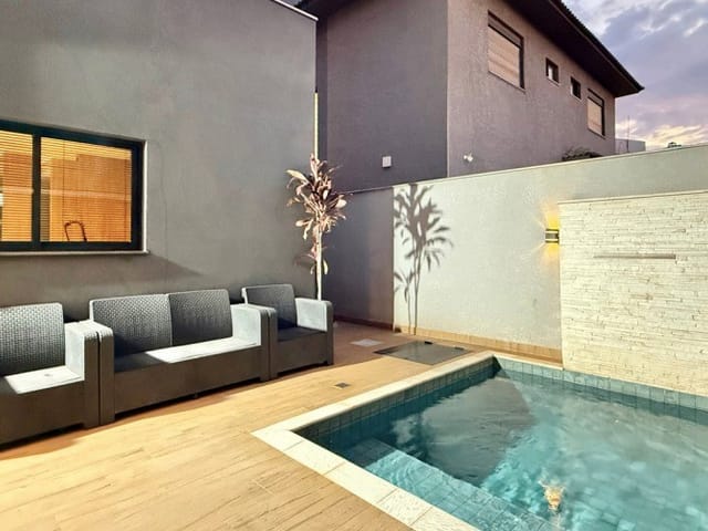 Casa com 220m² 3 quartos e 4 banheiros, à venda, no bairro Royal Maison Residence e Resort em Londrina