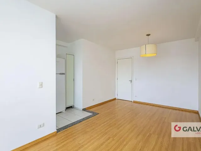 Apartamento 3 quartos e 1 banheiro, para alugar, no bairro Cidade Industrial em Curitiba
