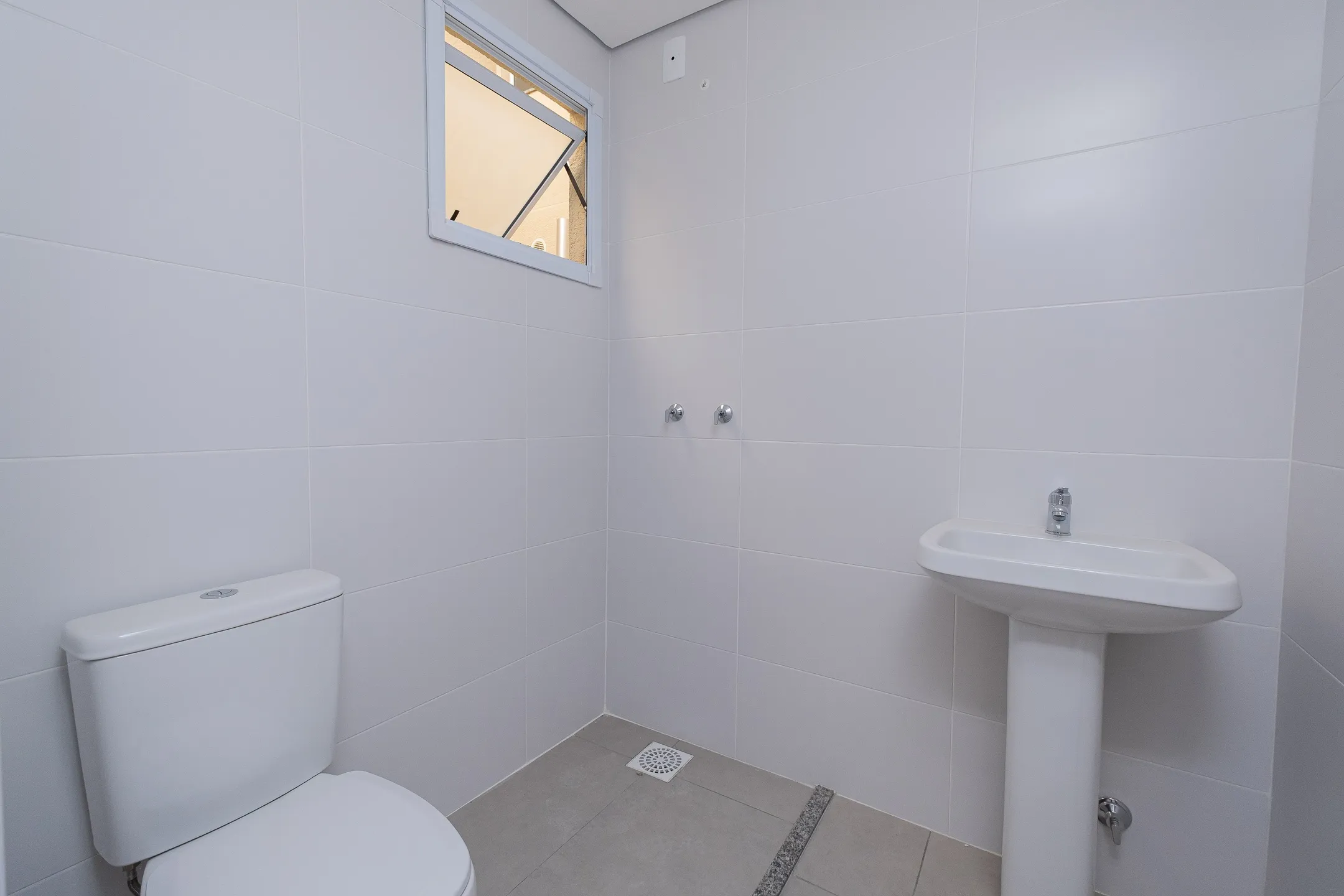 Apartamento de 2 dormitórios para locação no bairro Fragata em Pelotas RS com ótima localização, conforto e praticidade no dia a dia - 11
