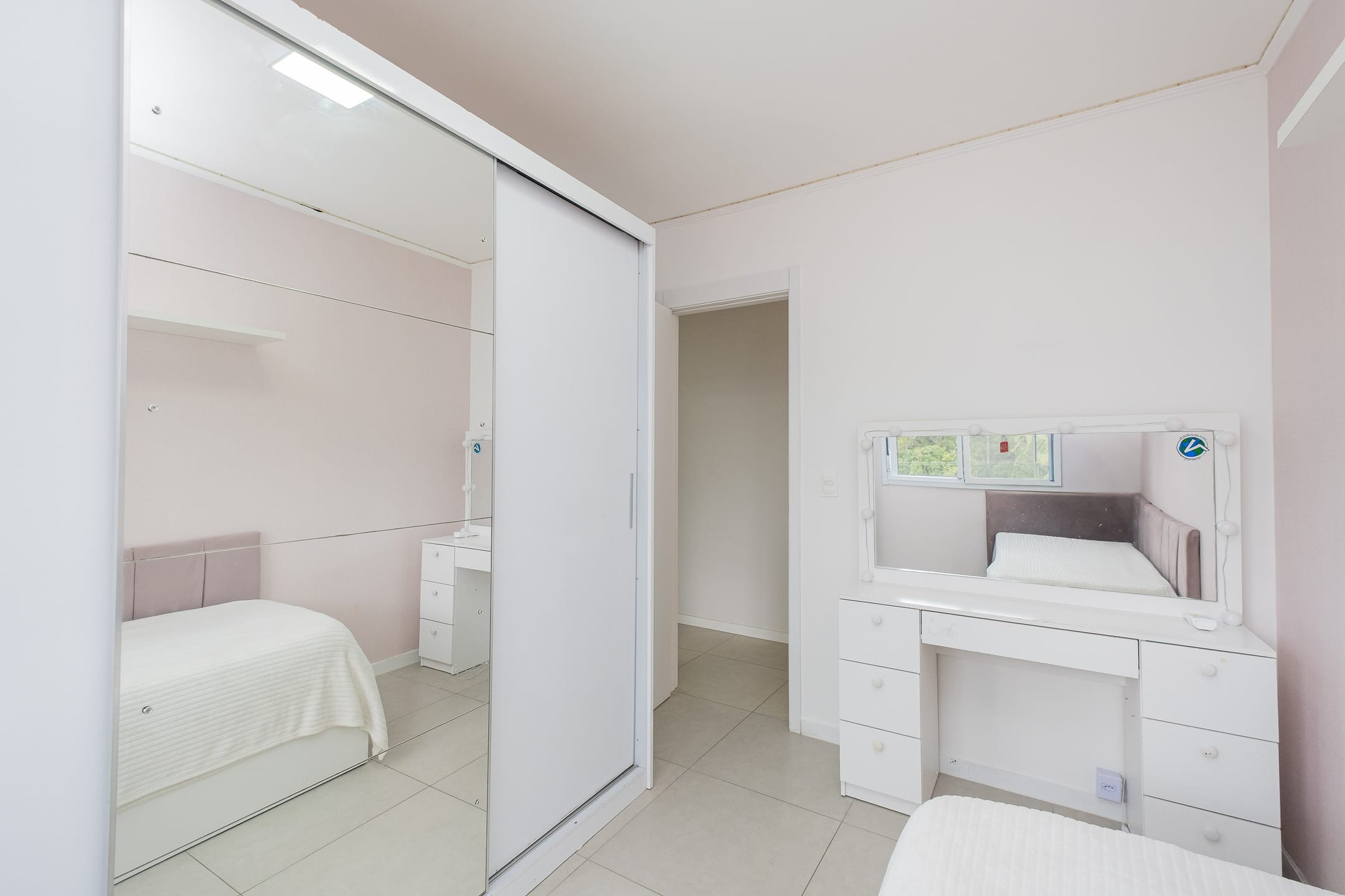 Apartamento mobiliado à venda no Acqua Dunas, Areal - 50 m², 2 quartos, sacada fechada com churrasqueira e frente norte. - 10