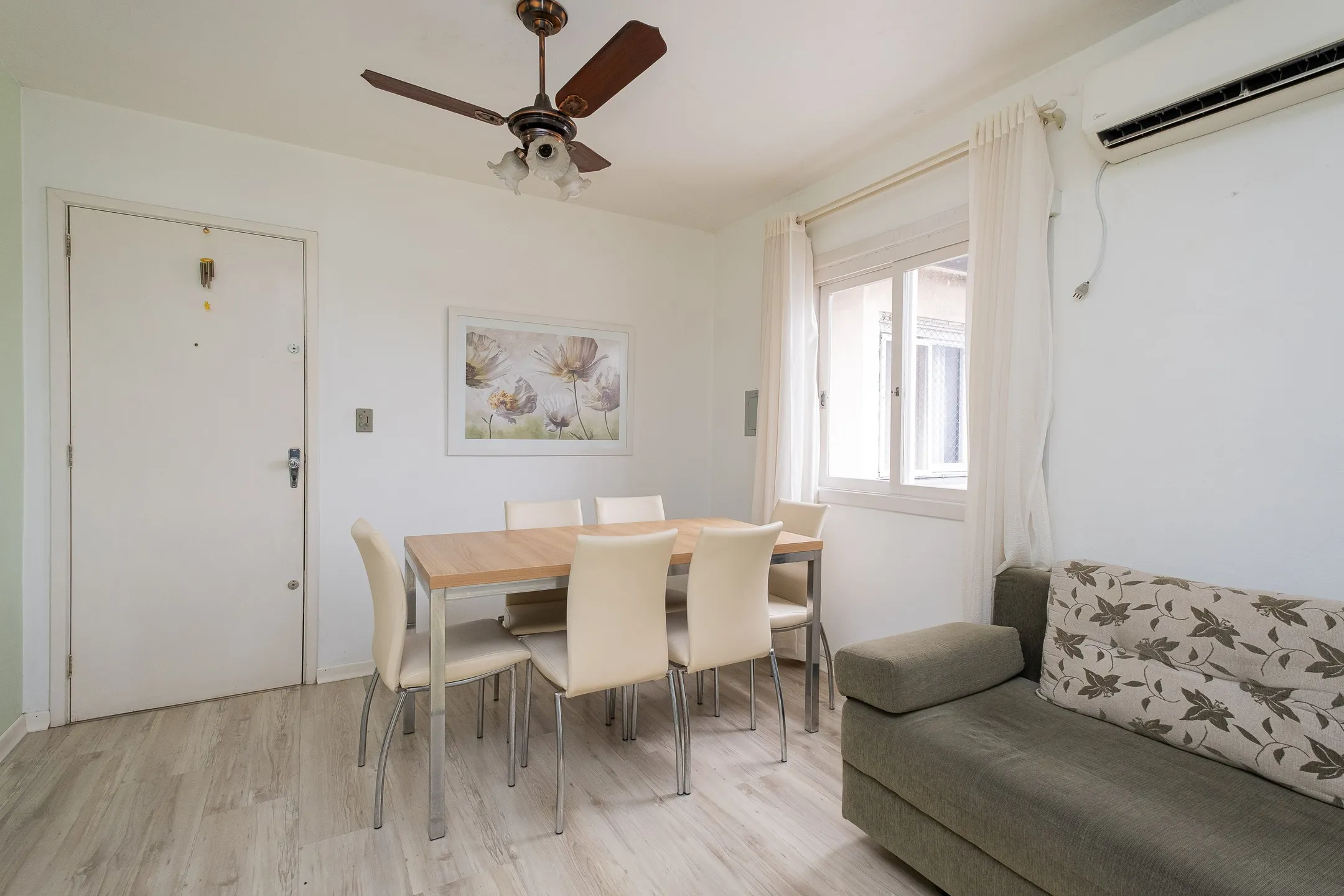 Apartamento Mobiliado para Locação no Jardim das Hortênsias: 1 Quarto e Muito Conforto para o Dia a Dia