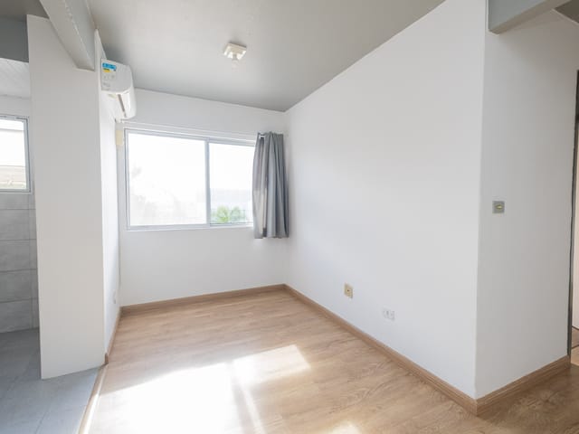 Apartamento com 51m² 2 quartos e 1 banheiro, para alugar, no bairro Centro em Pelotas