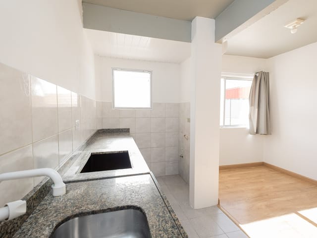 Apartamento com 51m² 2 quartos e 1 banheiro, para alugar, no bairro Centro em Pelotas