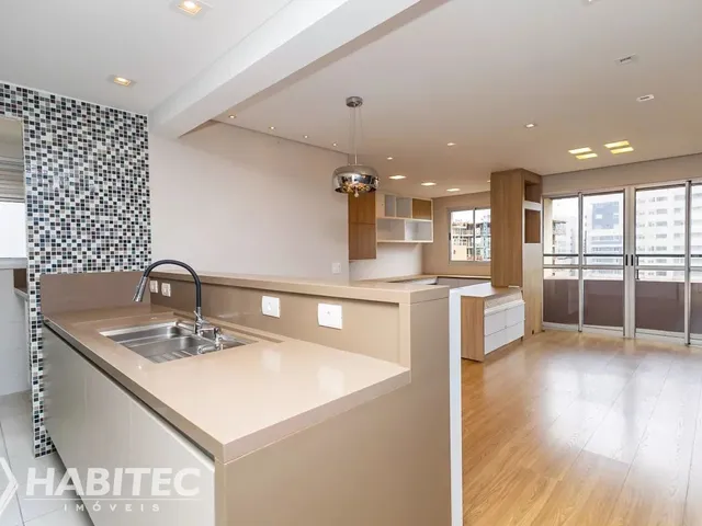 Apartamento 2 quartos e 2 banheiros, para alugar, no bairro Cabral em Curitiba