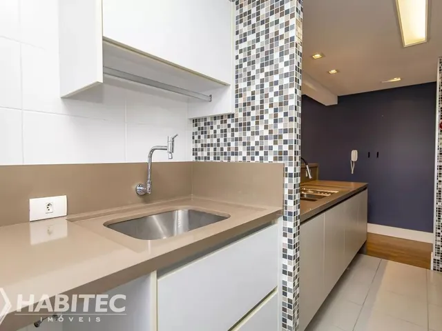 Apartamento 2 quartos e 2 banheiros, para alugar, no bairro Cabral em Curitiba