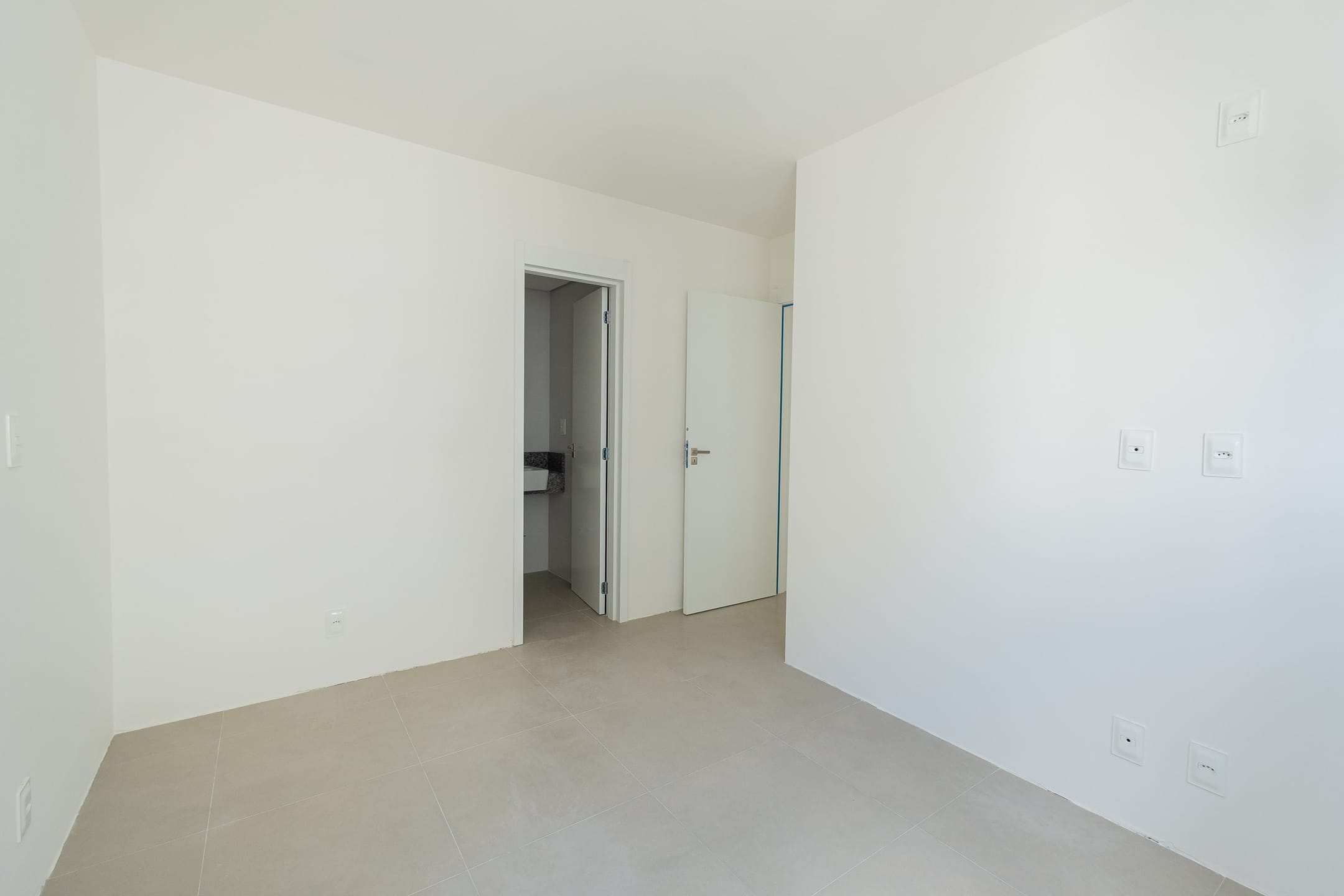 Apartamento de 2 dormitórios para aluguel no bairro São Gonçalo em Pelotas RS com ótima localização, conforto e excelente custo-benefício - 11