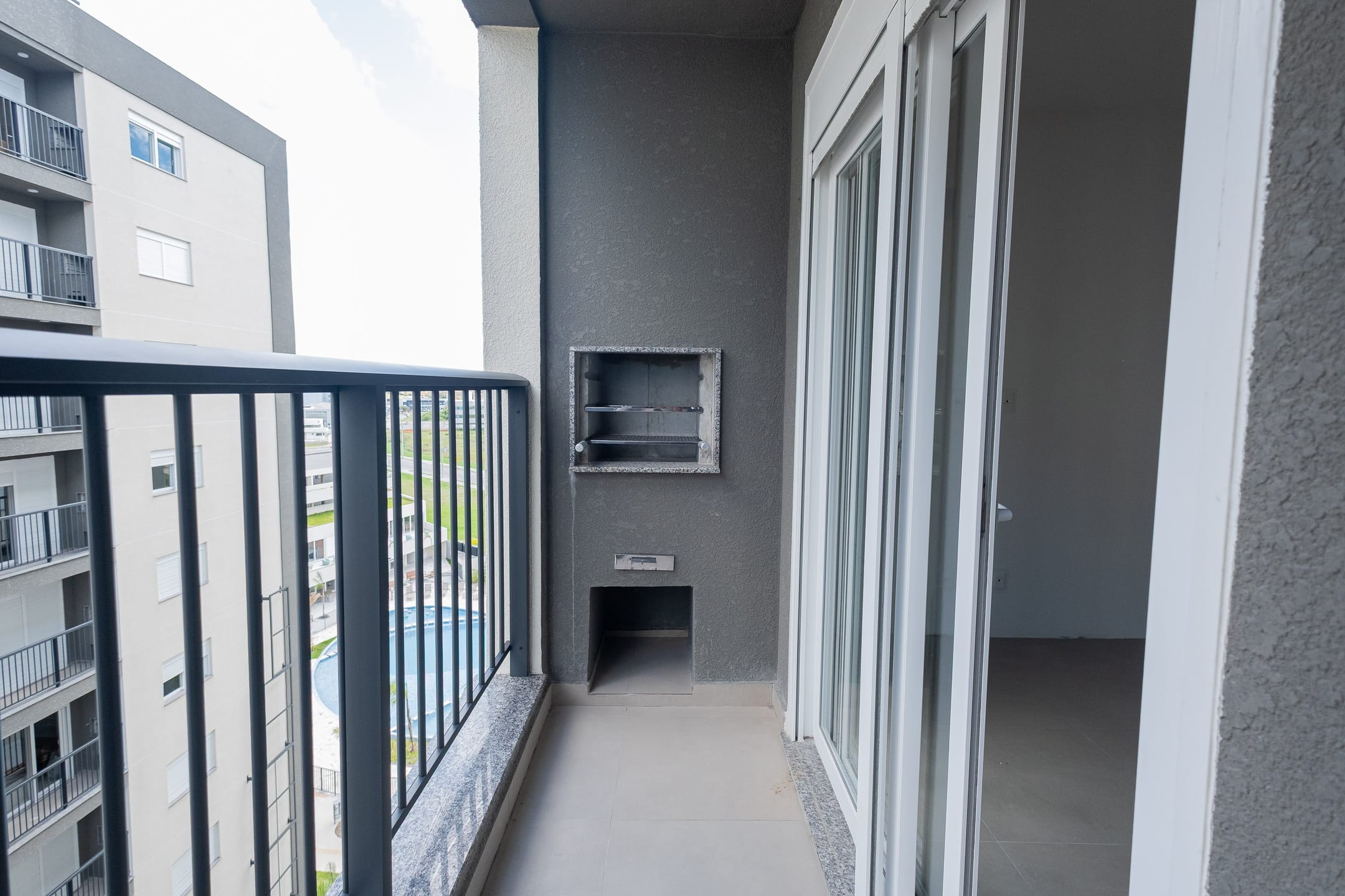 Apartamento de 2 dormitórios para aluguel no bairro São Gonçalo em Pelotas RS com ótima localização, conforto e excelente custo-benefício - 14
