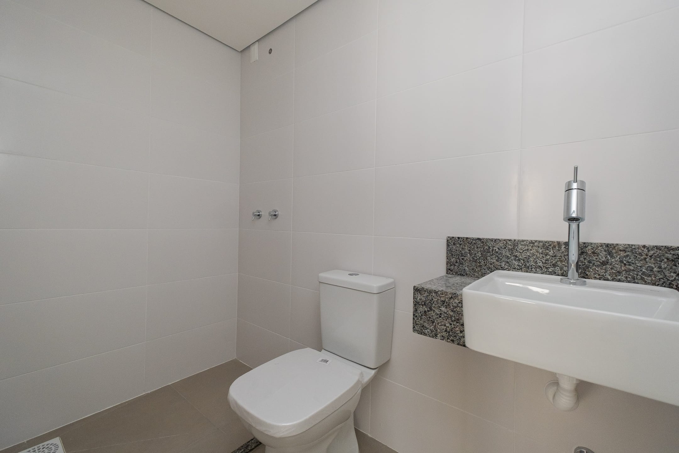 Apartamento de 2 dormitórios para aluguel no bairro São Gonçalo em Pelotas RS com ótima localização, conforto e excelente custo-benefício - 7