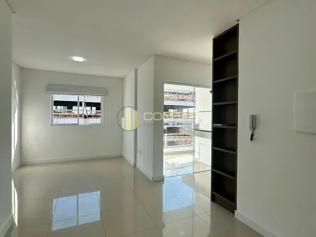 Apartamento 2 quartos e 2 banheiros, para alugar, no bairro Morretes em Itapema
