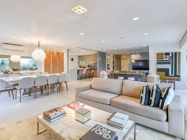 Apartamento 3 quartos e 5 banheiros, à venda, no bairro Vila Nova Conceição em São Paulo