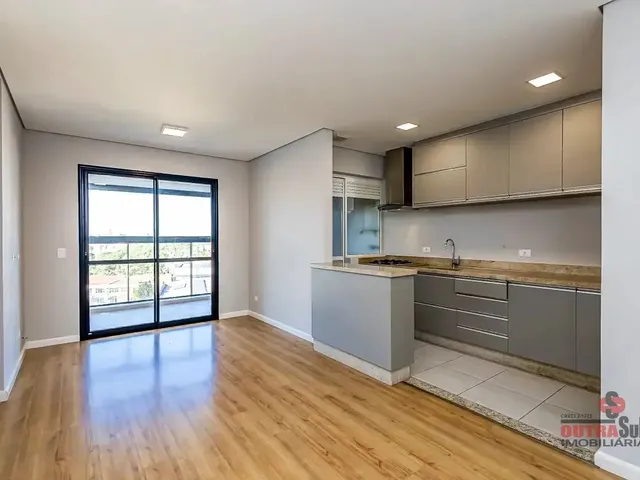 Apartamento 2 quartos e 1 banheiro, para alugar, no bairro Portão em Curitiba