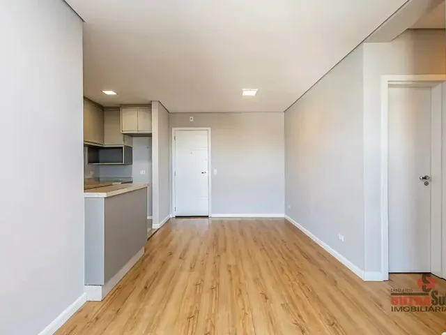Apartamento 2 quartos e 1 banheiro, para alugar, no bairro Portão em Curitiba