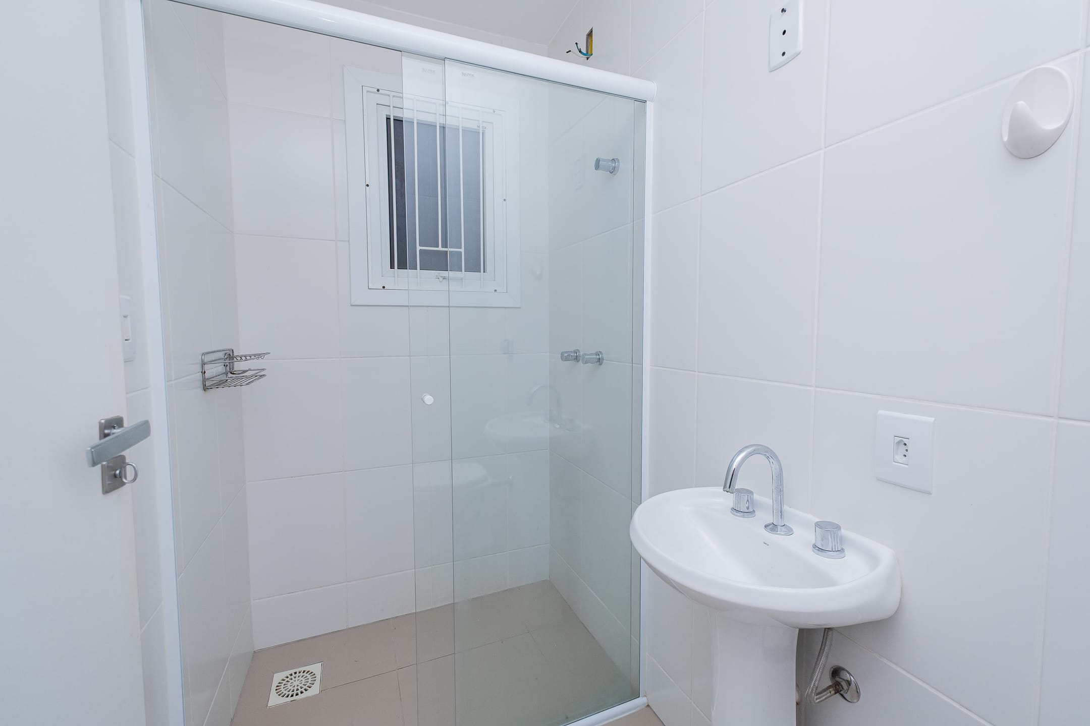 Apartamento à venda no Residencial Petra, Centro - 108 m², 3 quartos (sendo 1 suíte), piso porcelanato e ampla sacada com churrasqueira. - 11