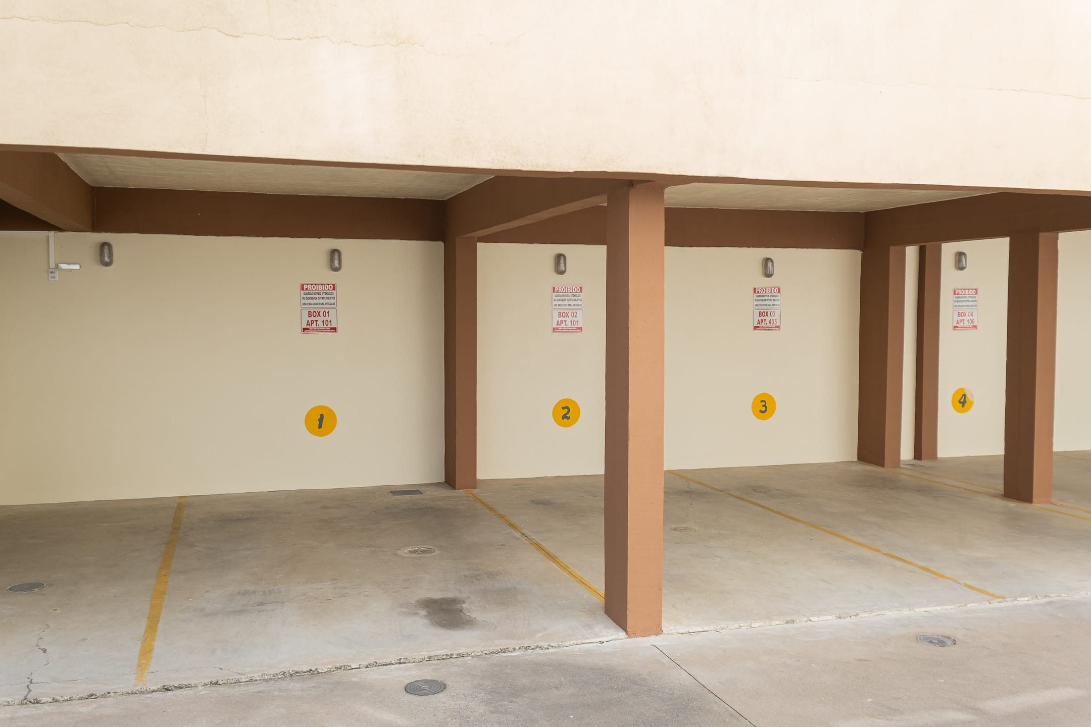 Apartamento à venda no Residencial Petra, Centro - 108 m², 3 quartos (sendo 1 suíte), piso porcelanato e ampla sacada com churrasqueira. - 15