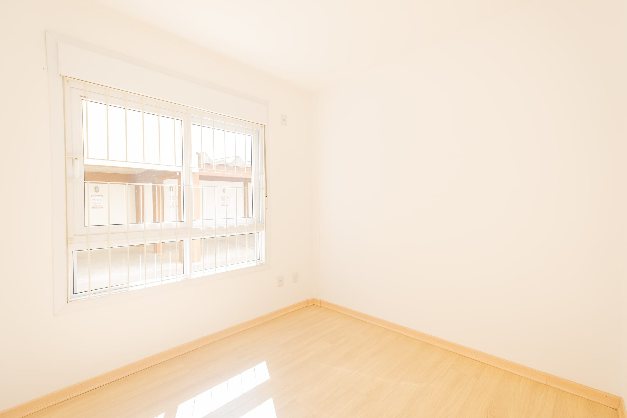 Apartamento à venda no Residencial Petra, Centro - 108 m², 3 quartos (sendo 1 suíte), piso porcelanato e ampla sacada com churrasqueira. - 7