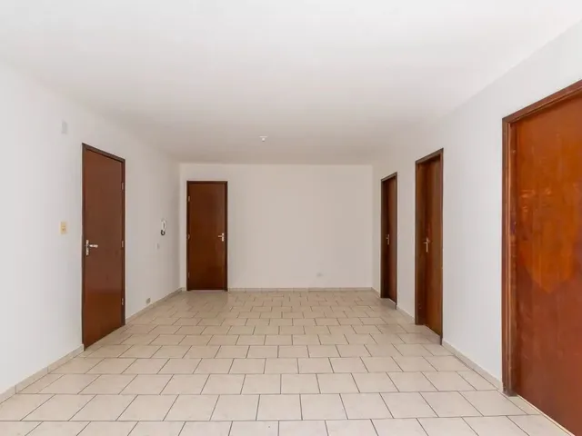 Apartamento 2 quartos e 1 banheiro, para alugar, no bairro Cajuru em Curitiba