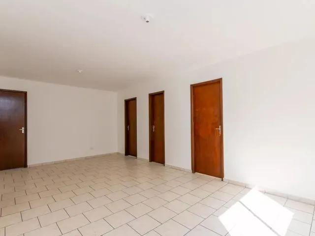Apartamento 2 quartos e 1 banheiro, para alugar, no bairro Cajuru em Curitiba