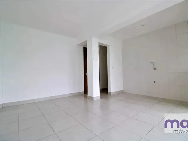 Apartamento com 73m² 2 quartos e 1 banheiro, para alugar, no bairro Centro em Curitiba