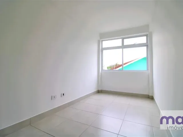 Apartamento com 73m² 2 quartos e 1 banheiro, para alugar, no bairro Centro em Curitiba