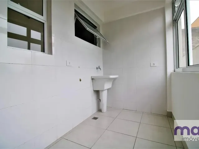Apartamento com 73m² 2 quartos e 1 banheiro, para alugar, no bairro Centro em Curitiba