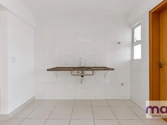 Apartamento com 73m² 2 quartos e 1 banheiro, para alugar, no bairro Centro em Curitiba