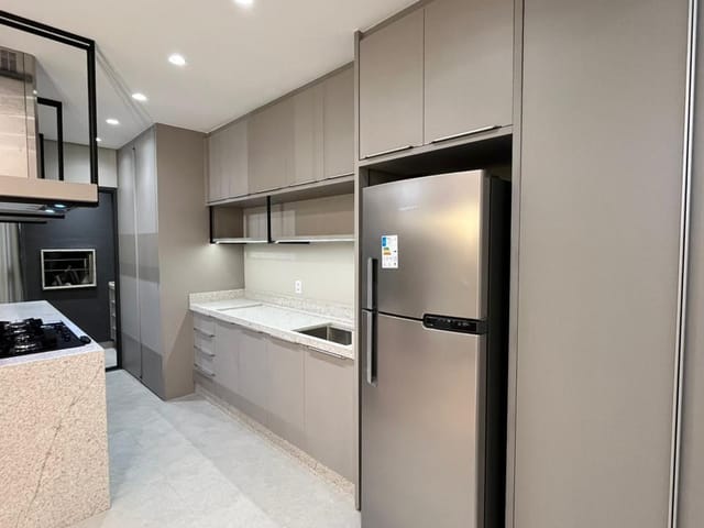 Apartamento com 127m² 3 quartos e 2 banheiros, para alugar, no bairro Conjunto Habitacional Jamile Dequech em Londrina