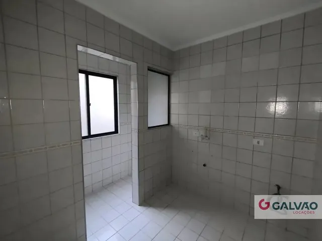 Apartamento 3 quartos e 1 banheiro, para alugar, no bairro Boqueirão em Curitiba