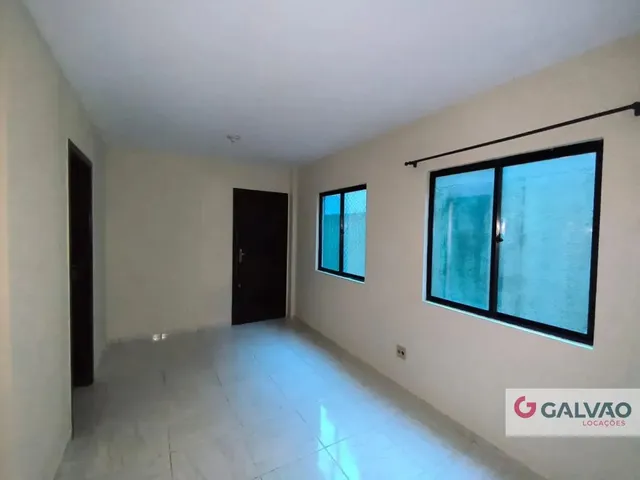 Apartamento 3 quartos e 1 banheiro, para alugar, no bairro Boqueirão em Curitiba
