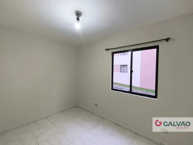 Apartamento 3 quartos e 1 banheiro, para alugar, no bairro Boqueirão em Curitiba