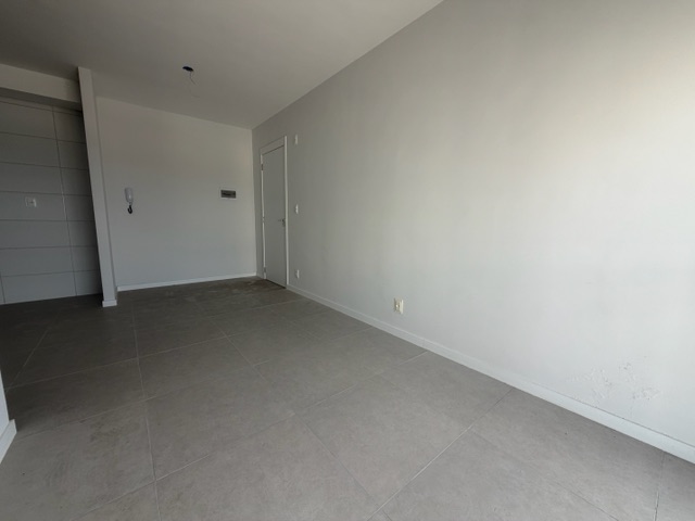 Apartamento com 50m² 2 quartos e 1 banheiro, à venda, no bairro Areal em Pelotas