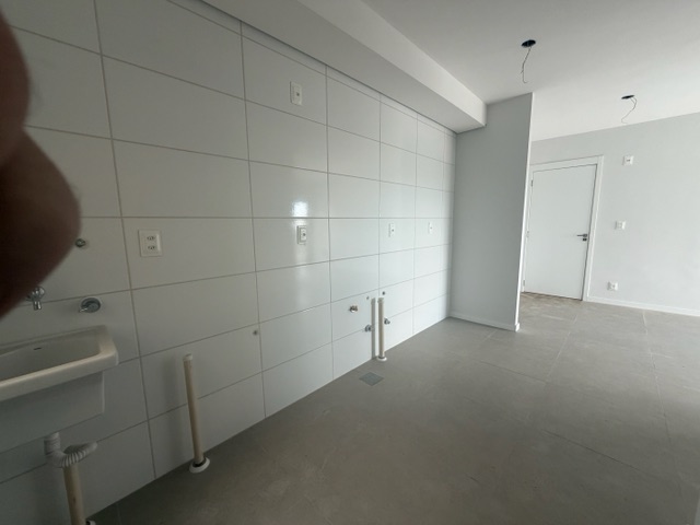 Apartamento com 50m² 2 quartos e 1 banheiro, à venda, no bairro Areal em Pelotas