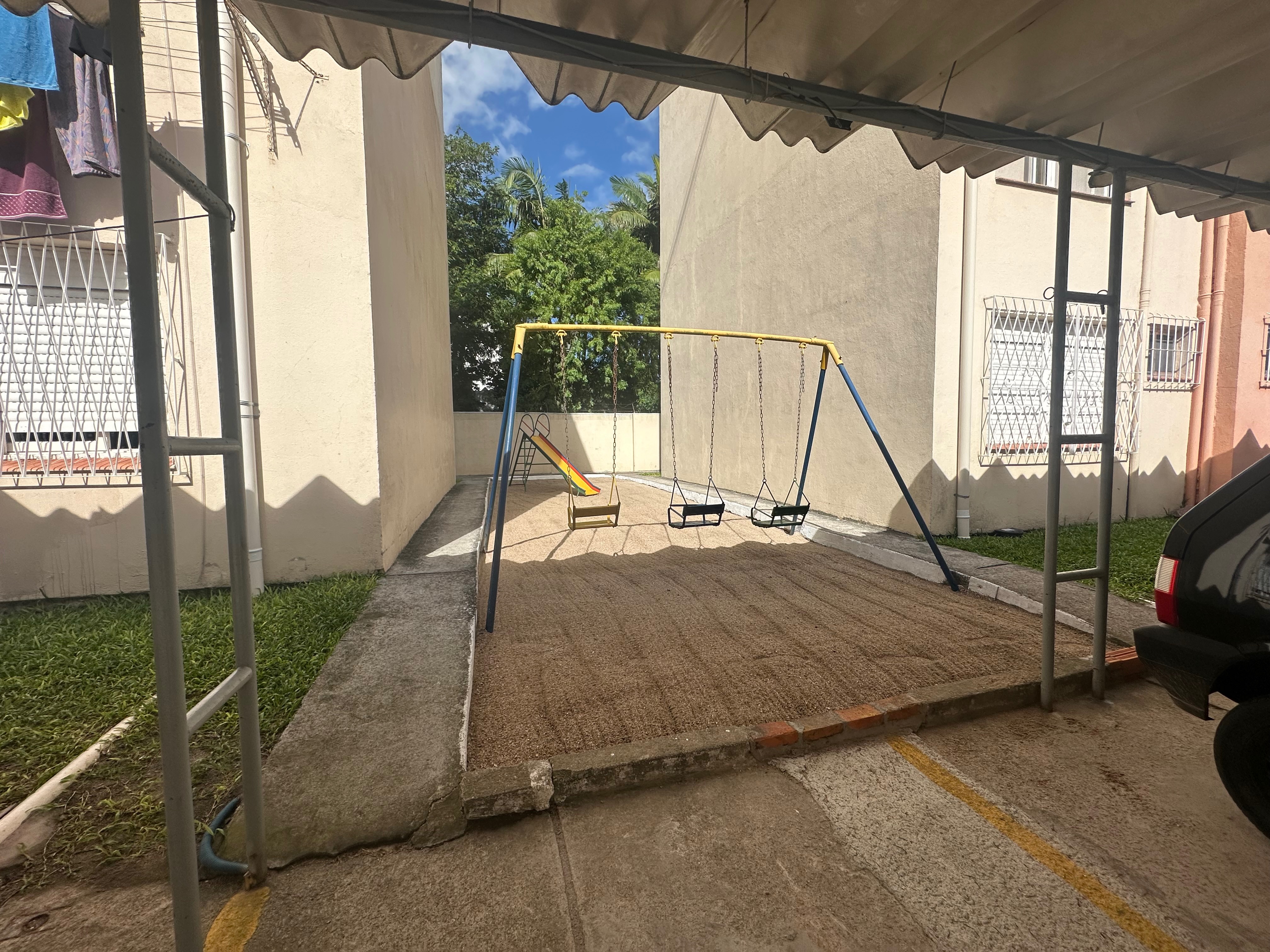Apartamento térreo à venda no Quinta do Monte, Fragata - 64 m², 2 quartos, cozinha com armários e vaga. - 12
