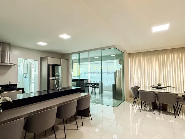 Apartamento 4 quartos e 5 banheiros, à venda, no bairro MEIA PRAIA em Itapema