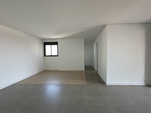 Apartamento com 182m² 3 quartos e 2 banheiros, à venda, no bairro Gleba Palhano em Londrina