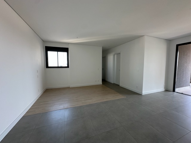 Apartamento com 182m² 3 quartos e 2 banheiros, à venda, no bairro Gleba Palhano em Londrina