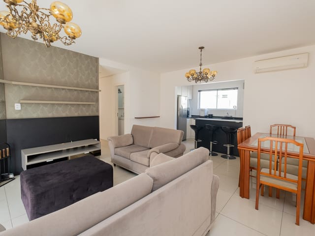 Apartamento com 115m² 3 quartos e 2 banheiros, à venda ou para alugar, no bairro Centro em Pelotas