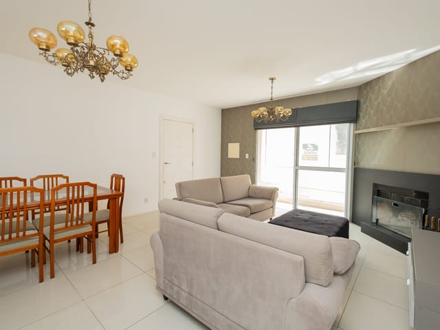 Apartamento com 115m² 3 quartos e 2 banheiros, à venda ou para alugar, no bairro Centro em Pelotas