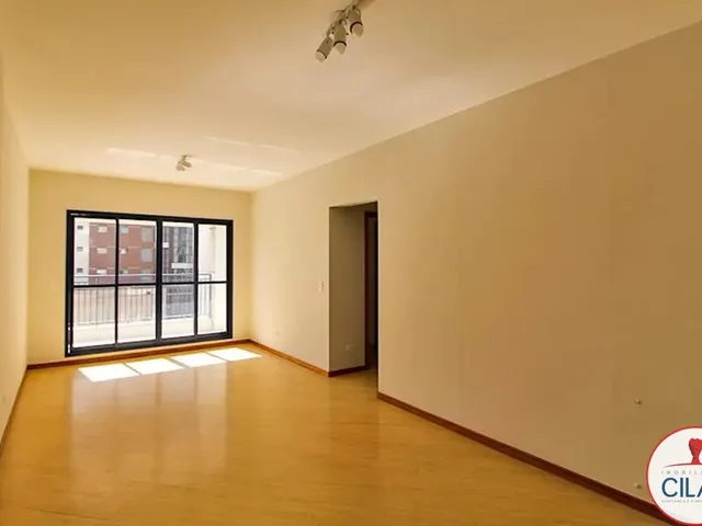 Apartamento 2 quartos e 1 banheiro, para alugar, no bairro Centro em Curitiba