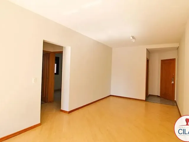Apartamento 2 quartos e 1 banheiro, para alugar, no bairro Centro em Curitiba